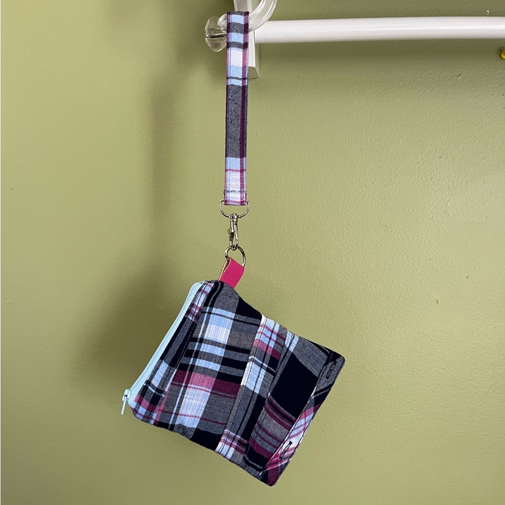 Handmade One Of A Kind Plaid Flannel Shirt Pocket Upcycled Fabric Wristlet - Picture 7 of 8